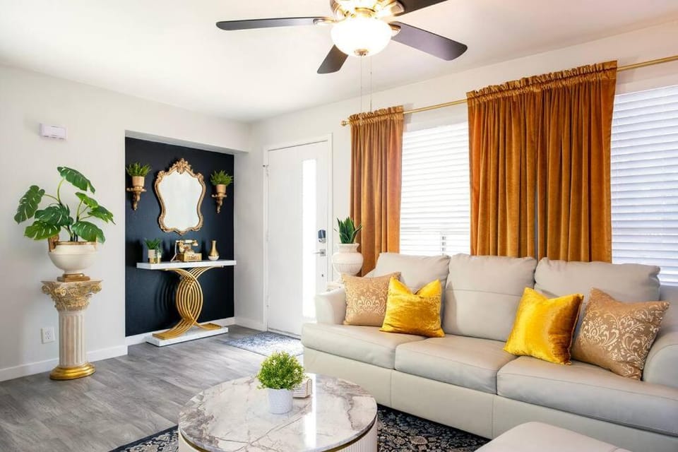 Villa Golden - King Bed & Swimming Pool! Villa in Tempe