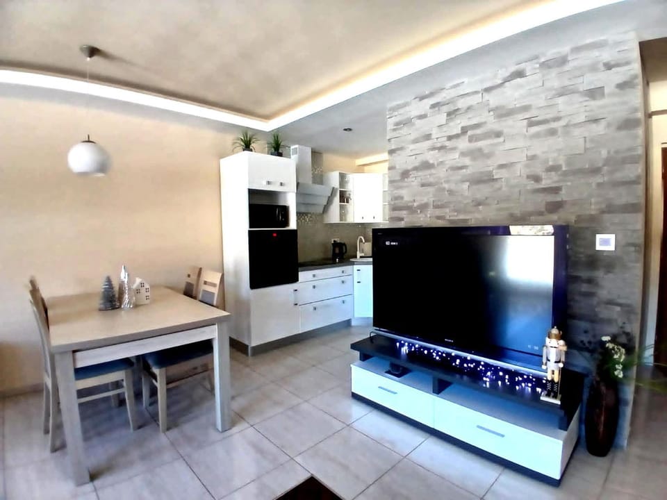TV and multimedia, Dining area, kitchen