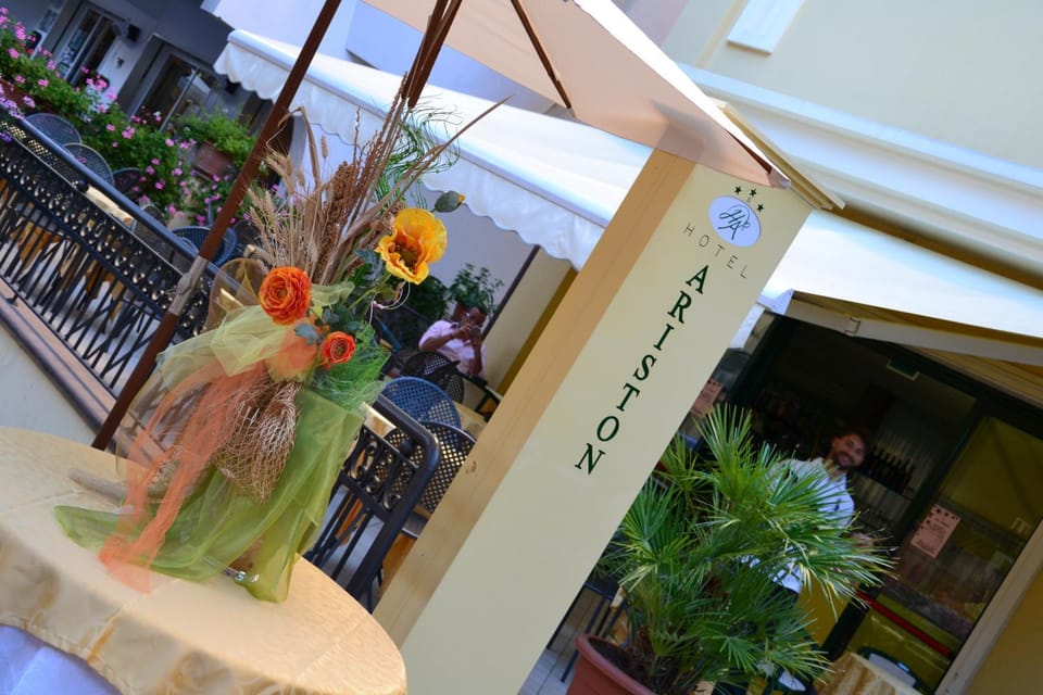 Facade/entrance, Facade/entrance