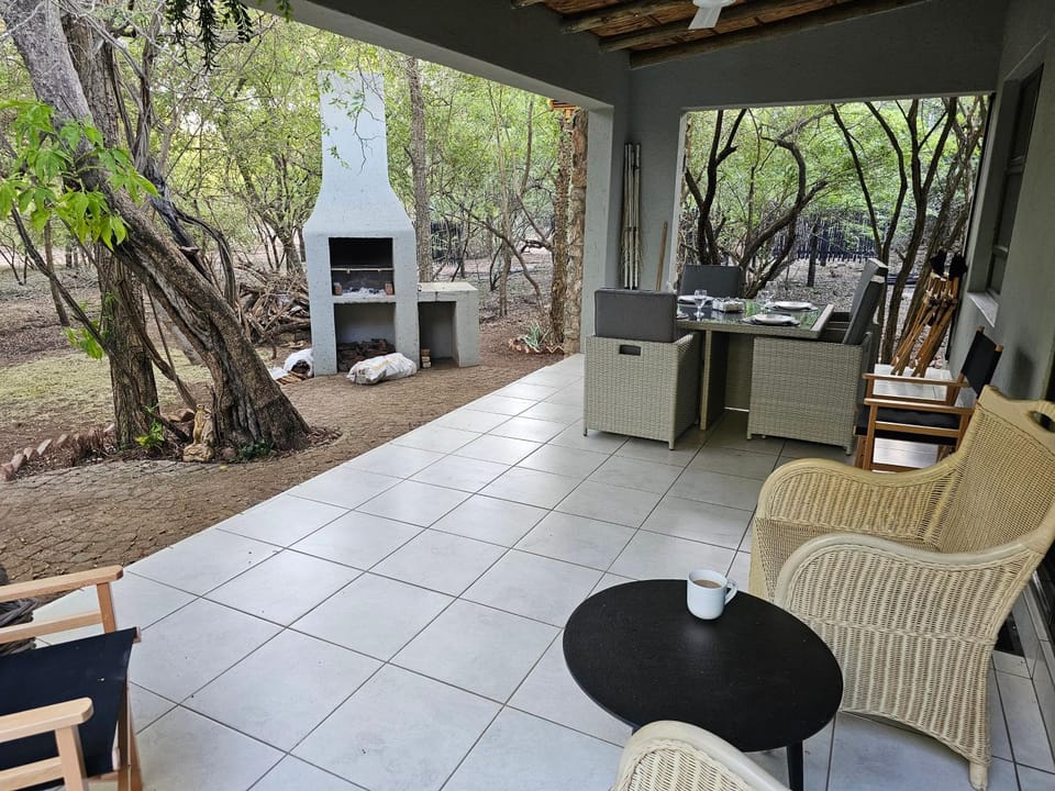 Patio, Day, Dining area, Garden view