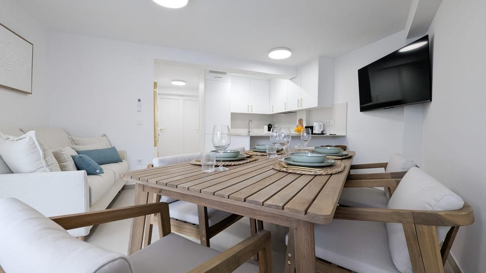 Living room, Dining area