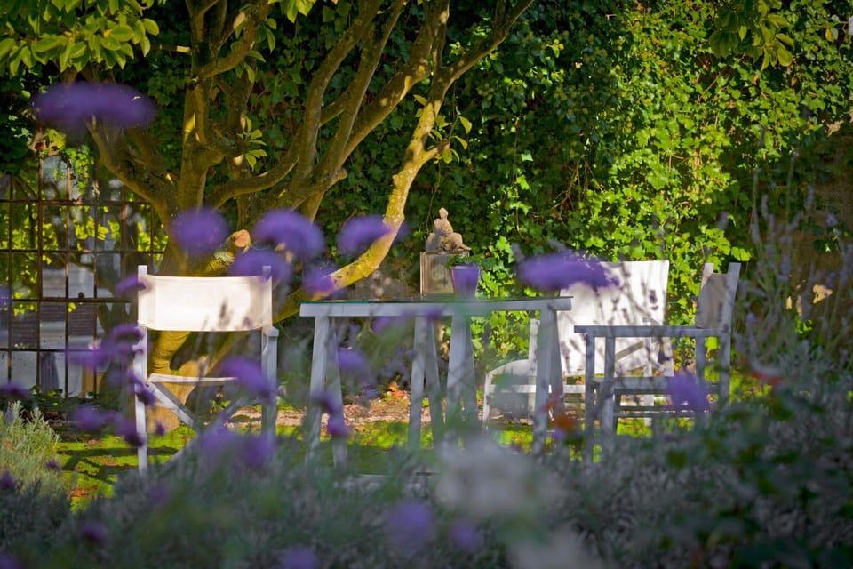 Garden, Seating area
