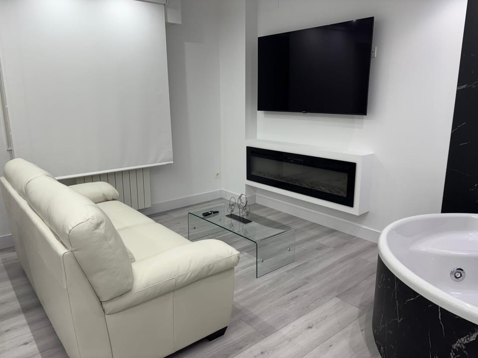 B&W Suite Andrés de la Llosa Apartment in Castro Urdiales