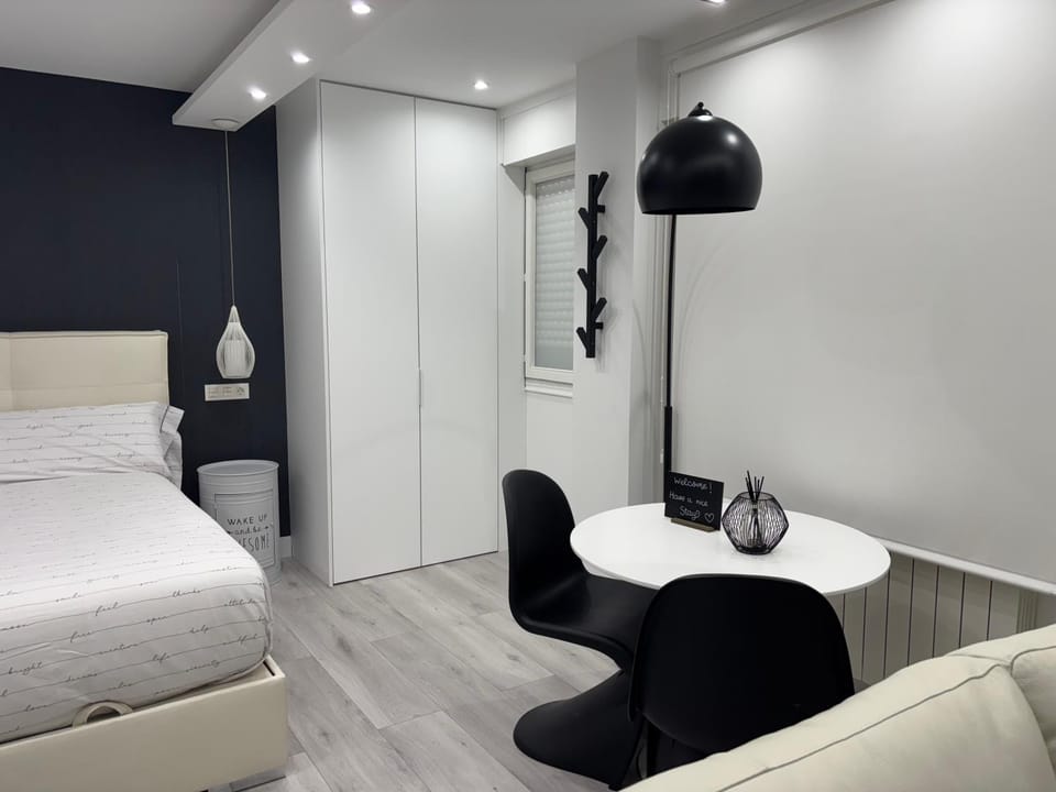 B&W Suite Andrés de la Llosa Apartment in Castro Urdiales
