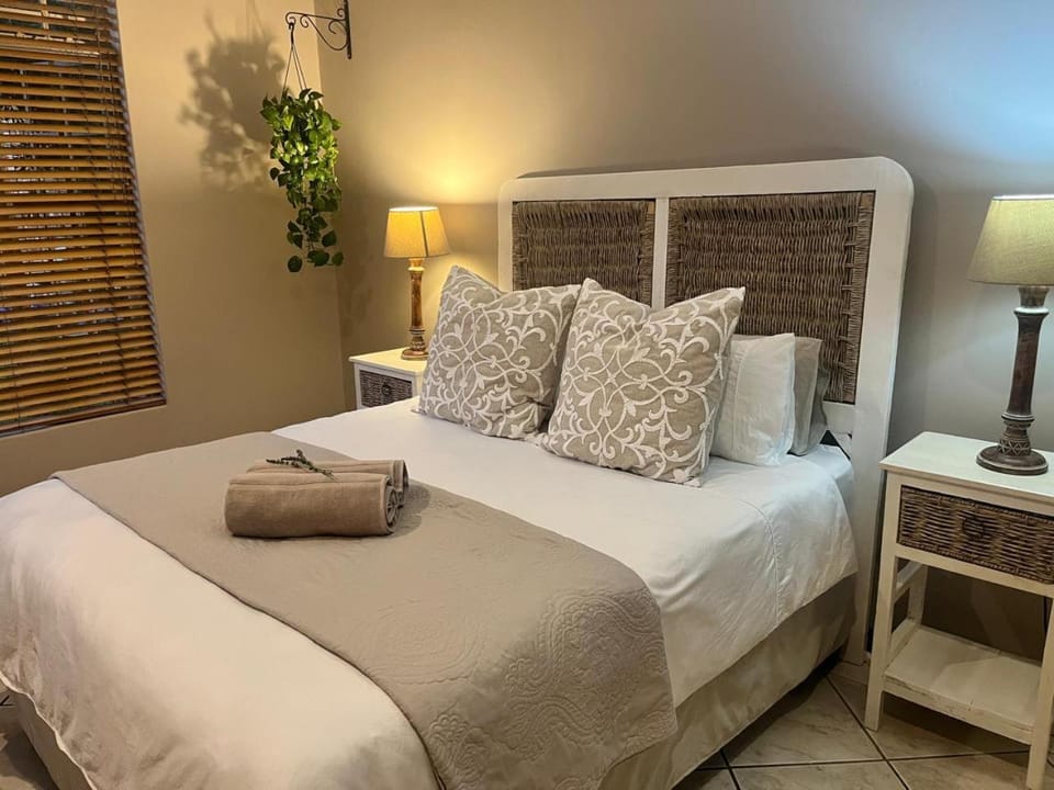 Bedroom, towels