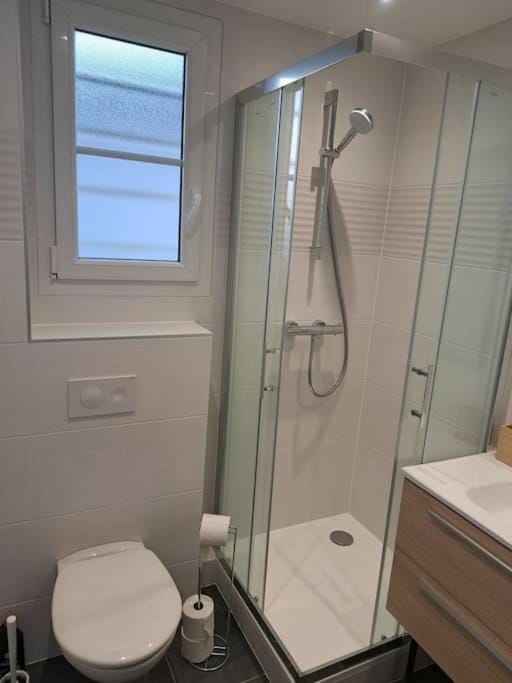 Shower, Toilet, Bathroom