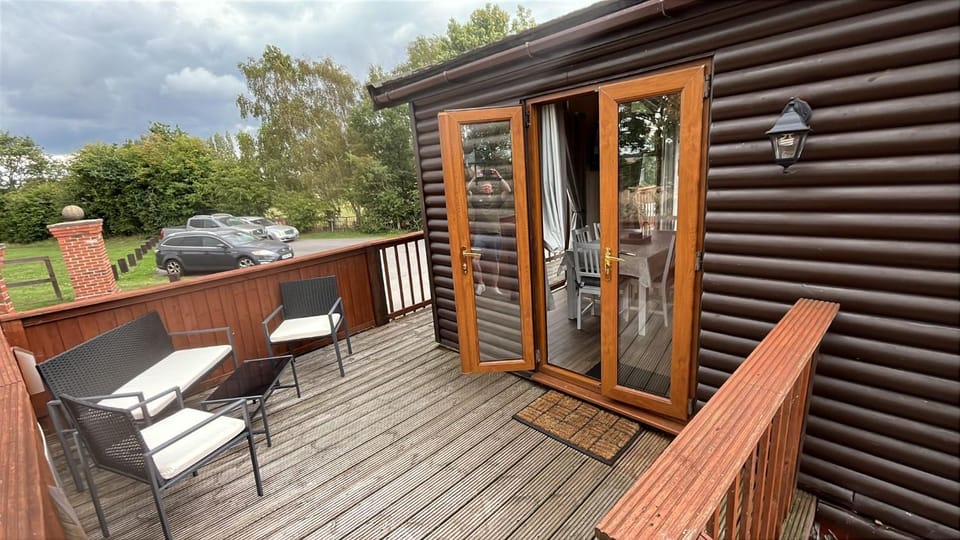 Cosy lodge in the countryside Chalet in South Derbyshire District