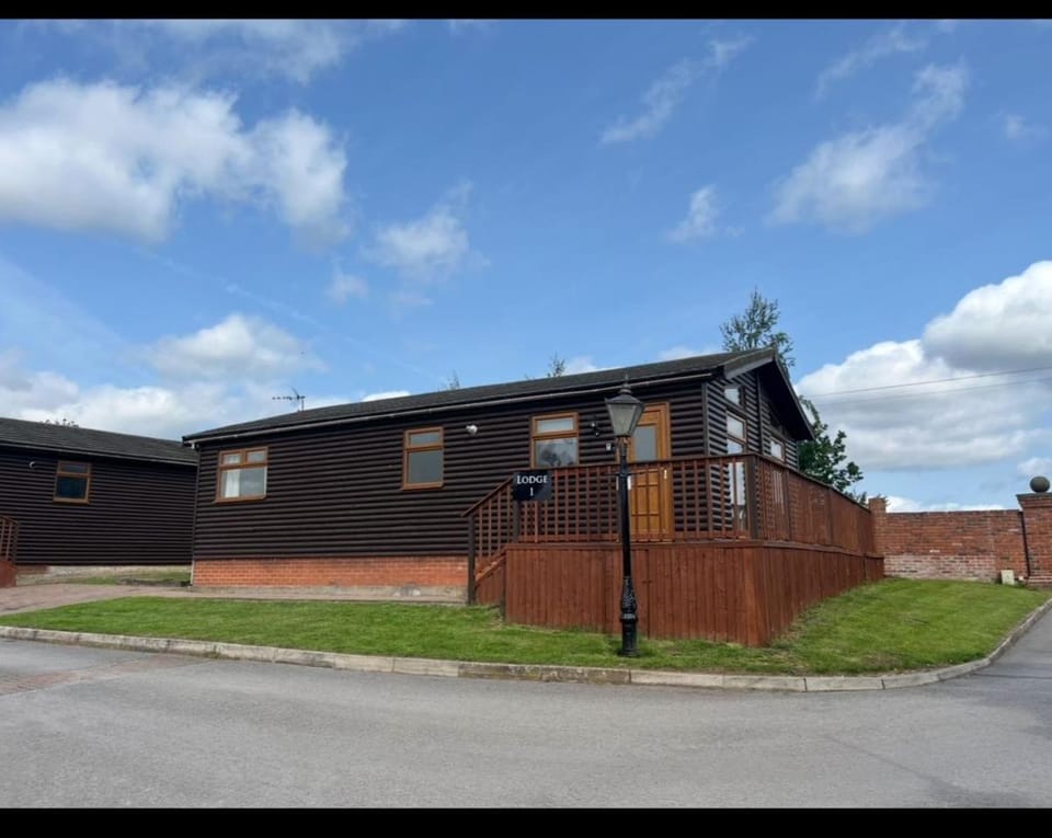 Cosy lodge in the countryside Chalet in South Derbyshire District