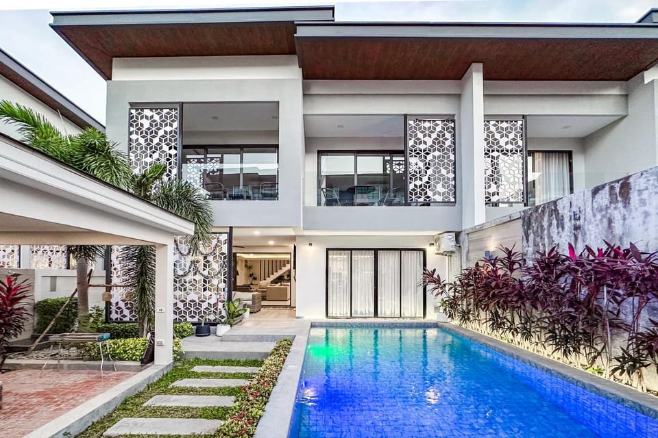 Property building, Swimming pool