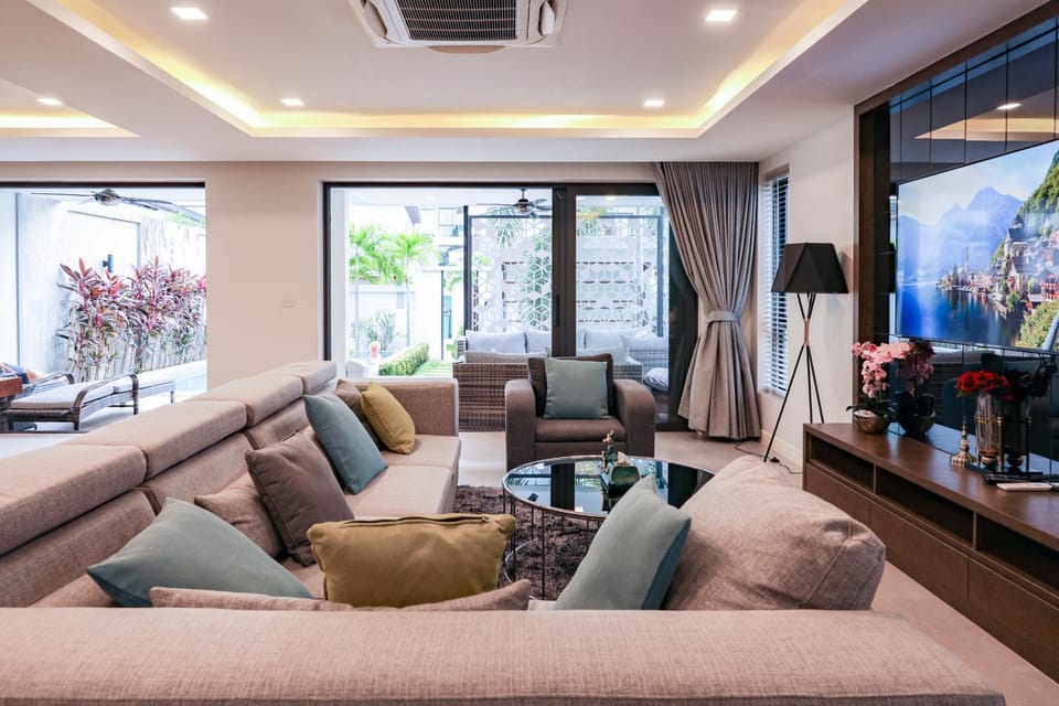 TV and multimedia, Living room, Seating area