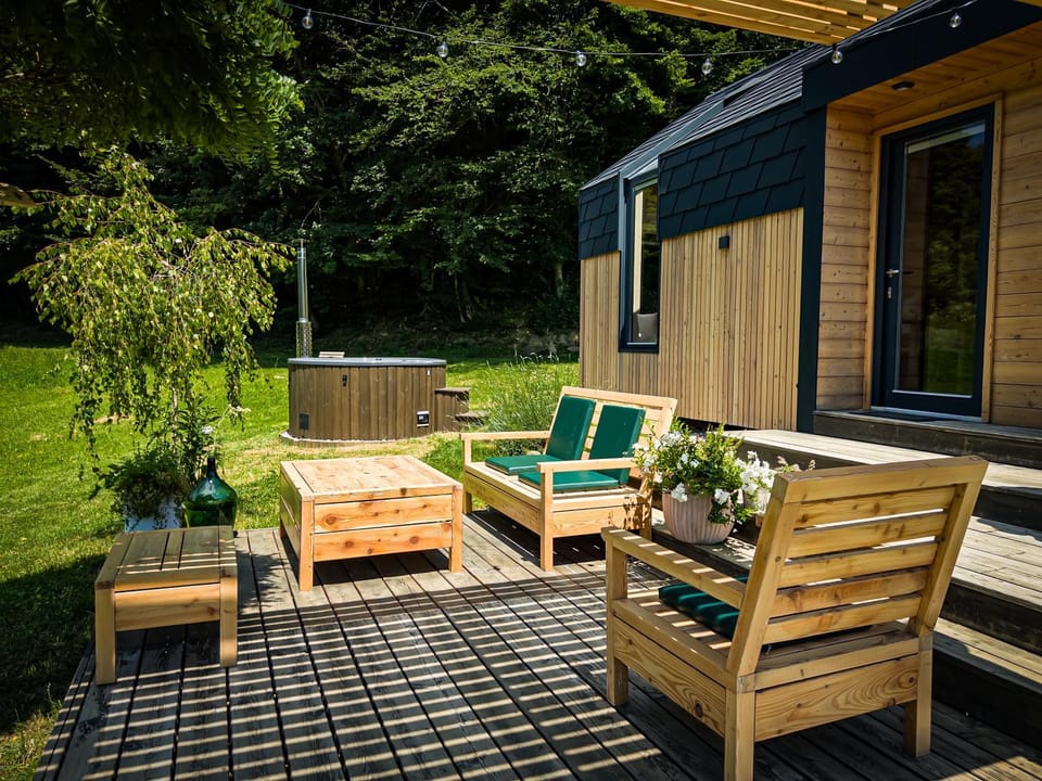 Property building, Spring, Seating area, sunbed