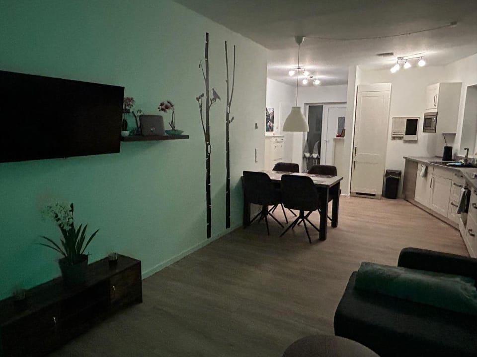 Moderne Ferienwohnung Green Garden mit Garten und Stellplatz Apartment in Bremerhaven