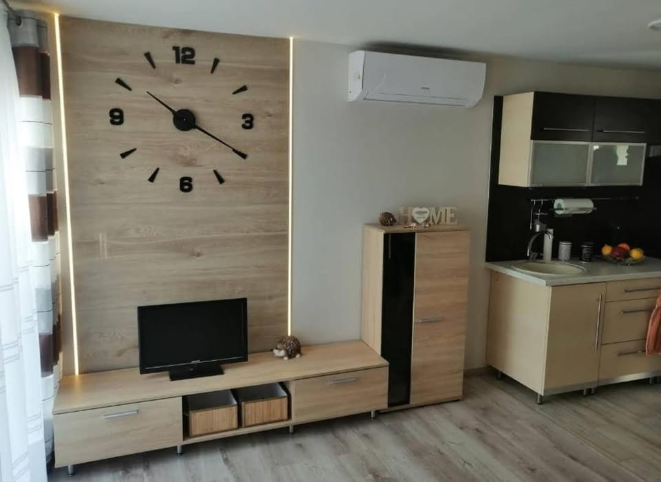 Communal lounge/ TV room, TV and multimedia, Evening entertainment