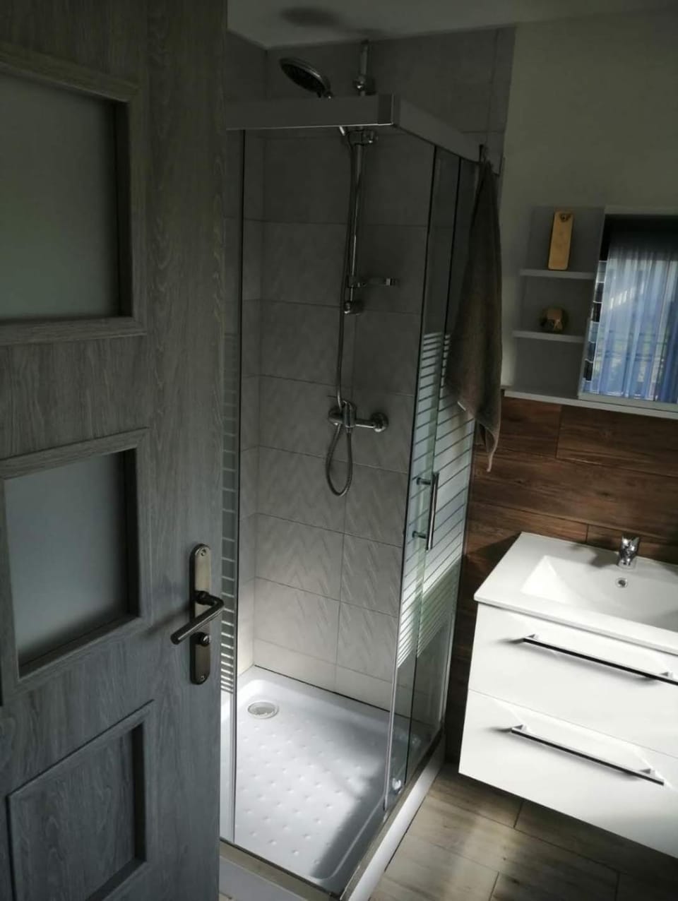 Shower, Bathroom, Photo of the whole room, towels