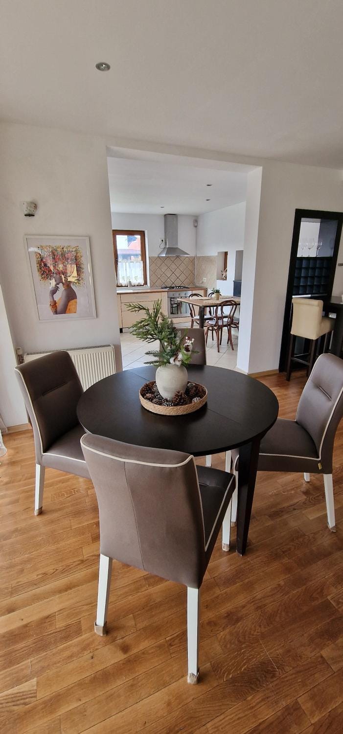 Living room, Seating area, Dining area