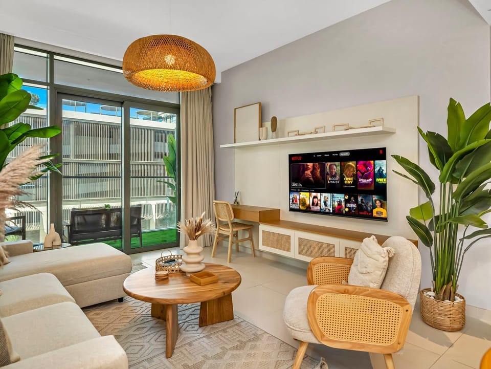 Communal lounge/ TV room, TV and multimedia, Living room, Seating area