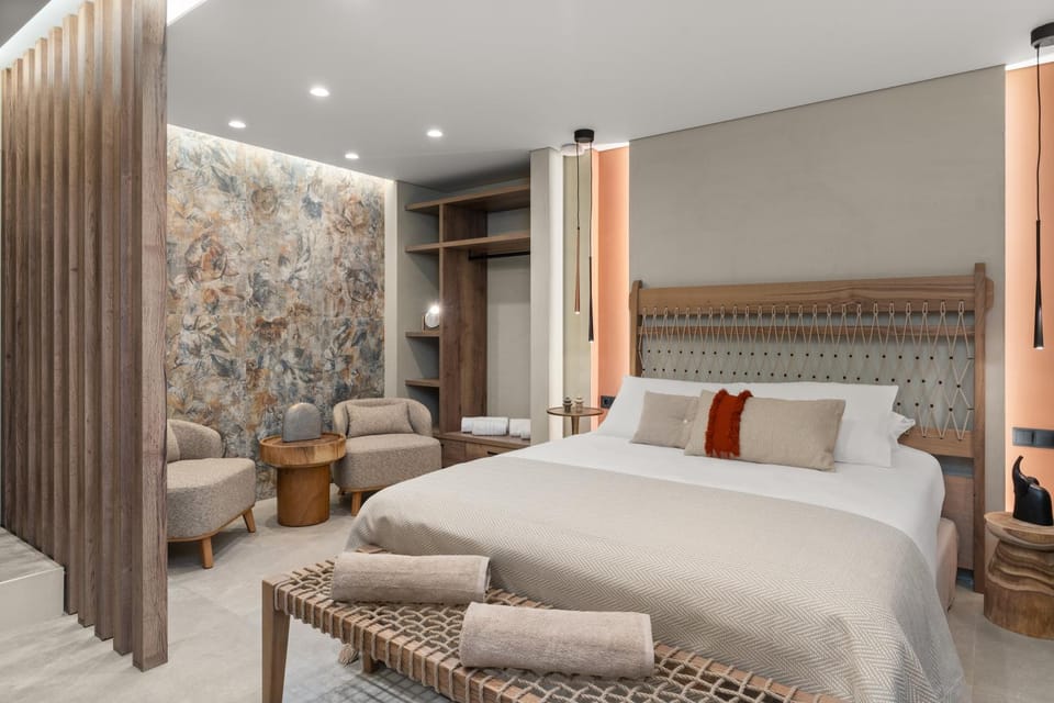 Photo of the whole room, Seating area, Bedroom, wardrobe
