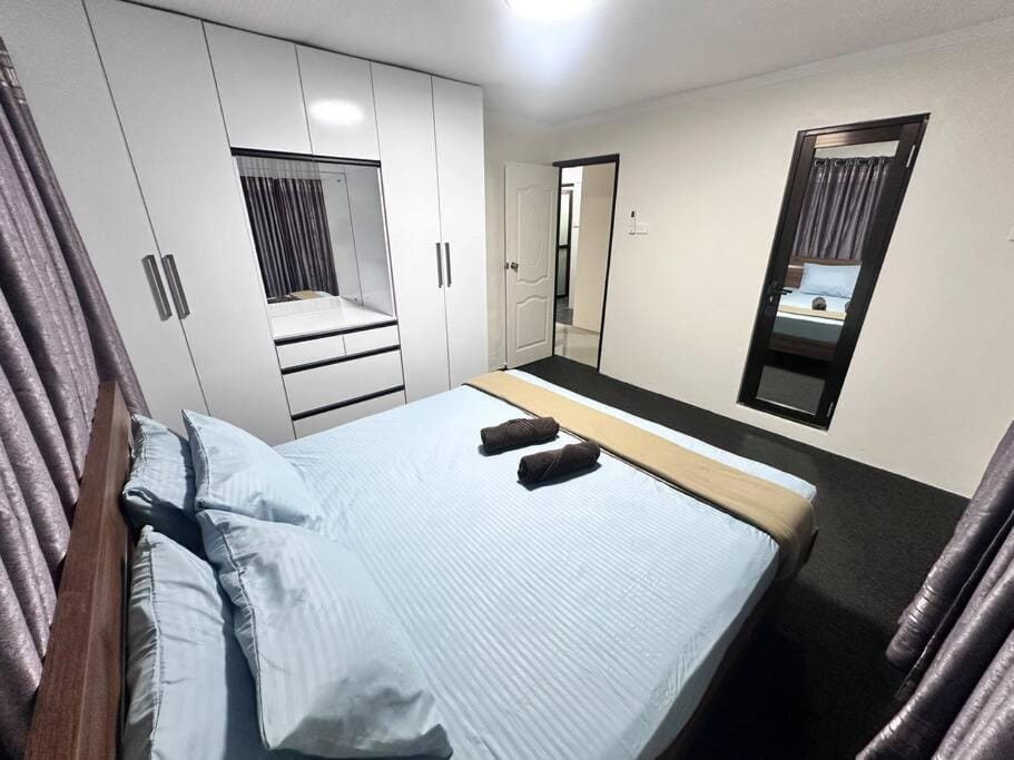Bed, Photo of the whole room, Bedroom, wardrobe