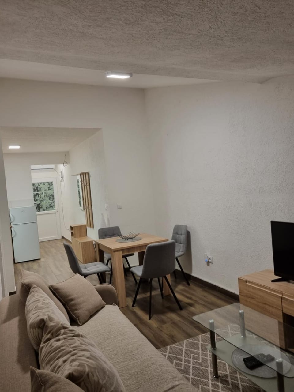 TV and multimedia, Living room, Dining area
