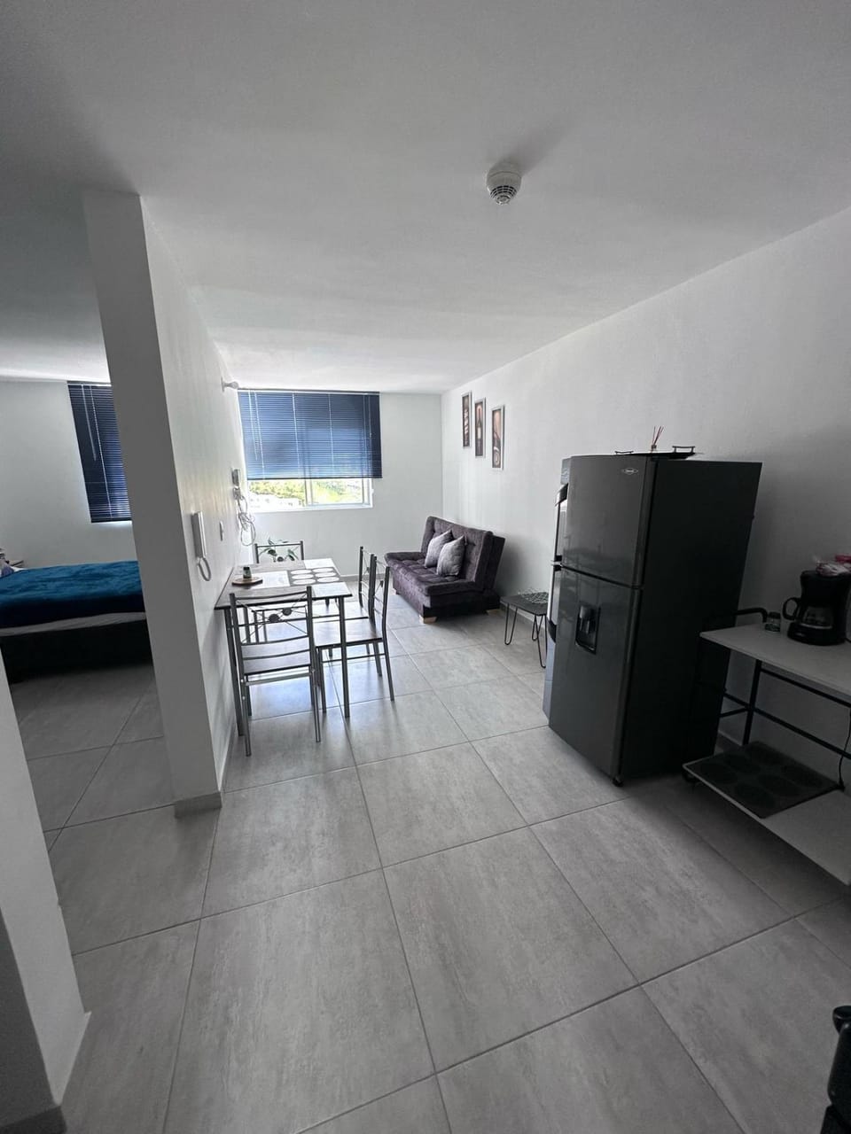 Bed, TV and multimedia, Kitchen or kitchenette, Living room, Photo of the whole room, Seating area, Dining area, Bedroom
