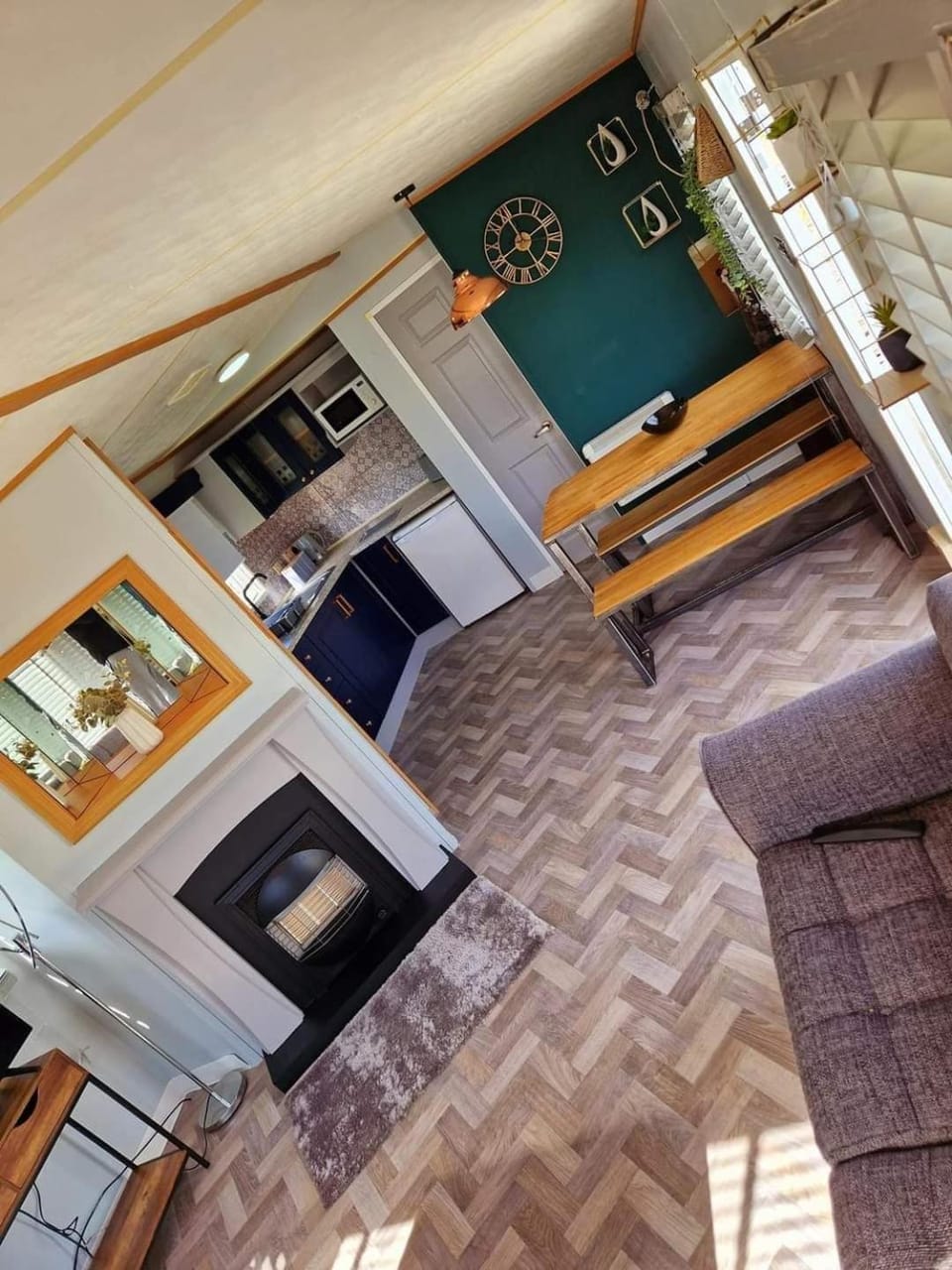 Kitchen or kitchenette, Seating area