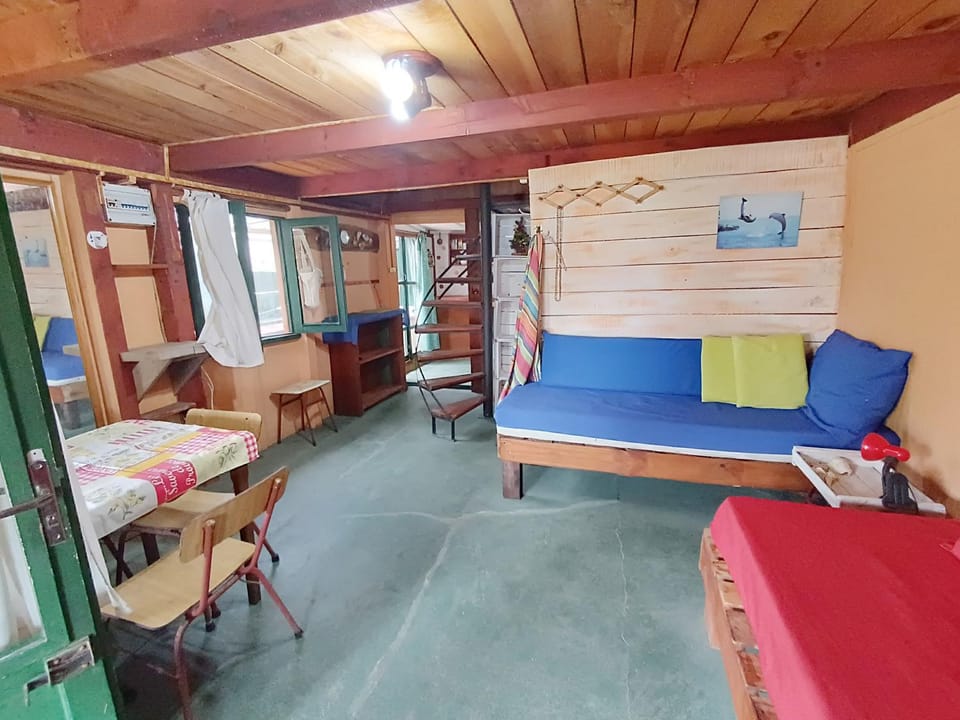 Living room, Photo of the whole room