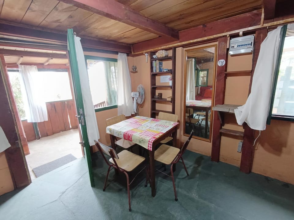 Photo of the whole room, Dining area