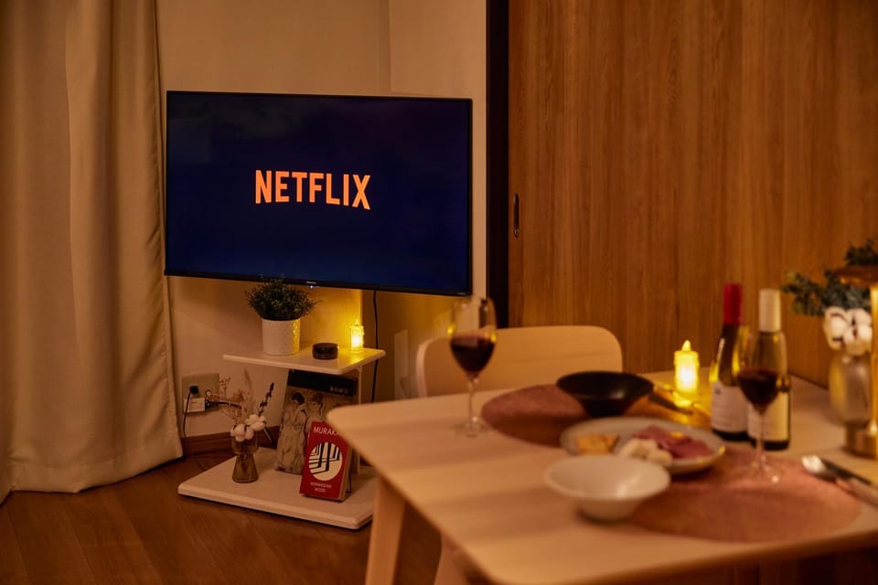 Communal lounge/ TV room, TV and multimedia, Dining area, Evening entertainment