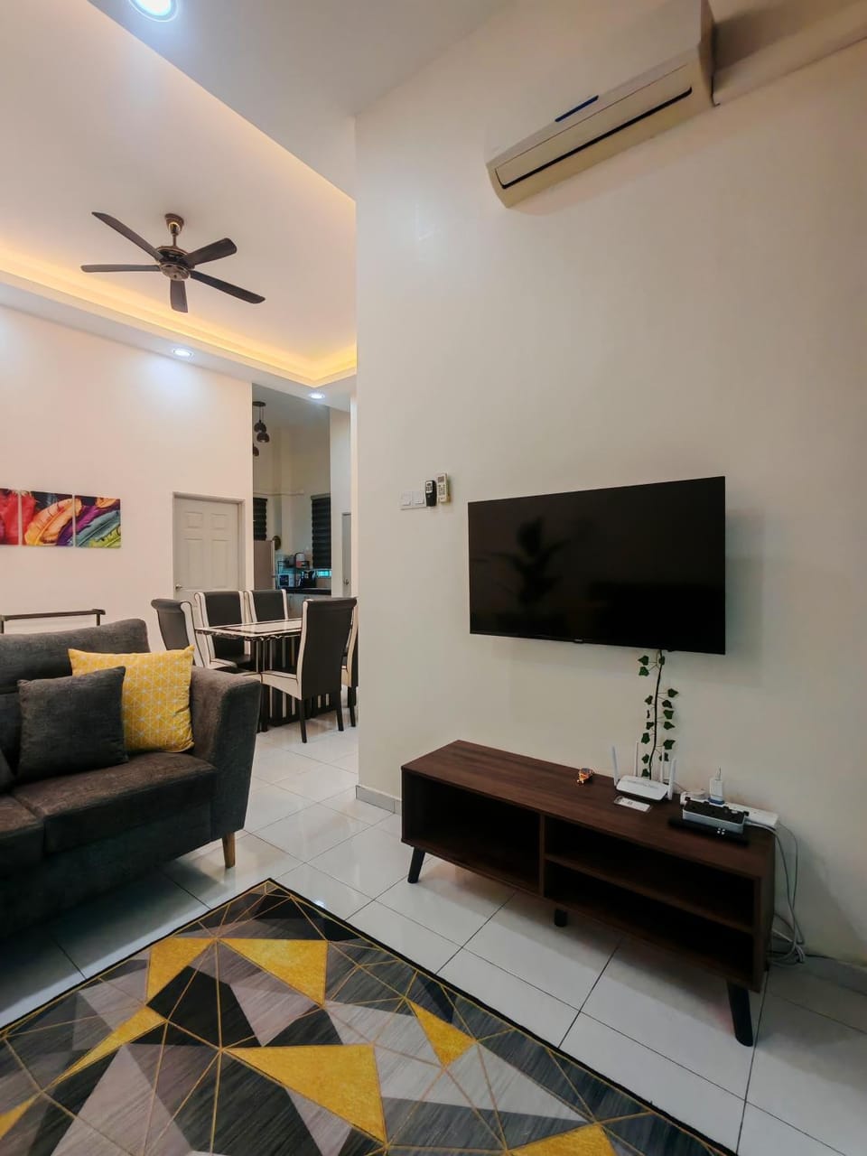 Cozy CR Homestay Nilai Pajam with Netflix WiFi Apartment in Negeri Sembilan, Malaysia