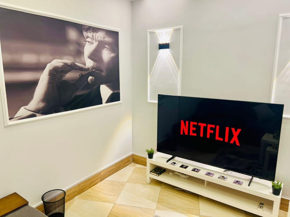 Communal lounge/ TV room, TV and multimedia, Evening entertainment
