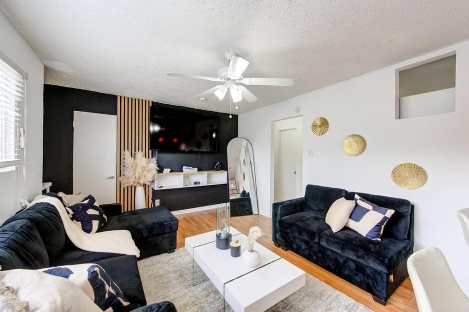 1 Bedroom Getaway in Houston Apartment in Houston