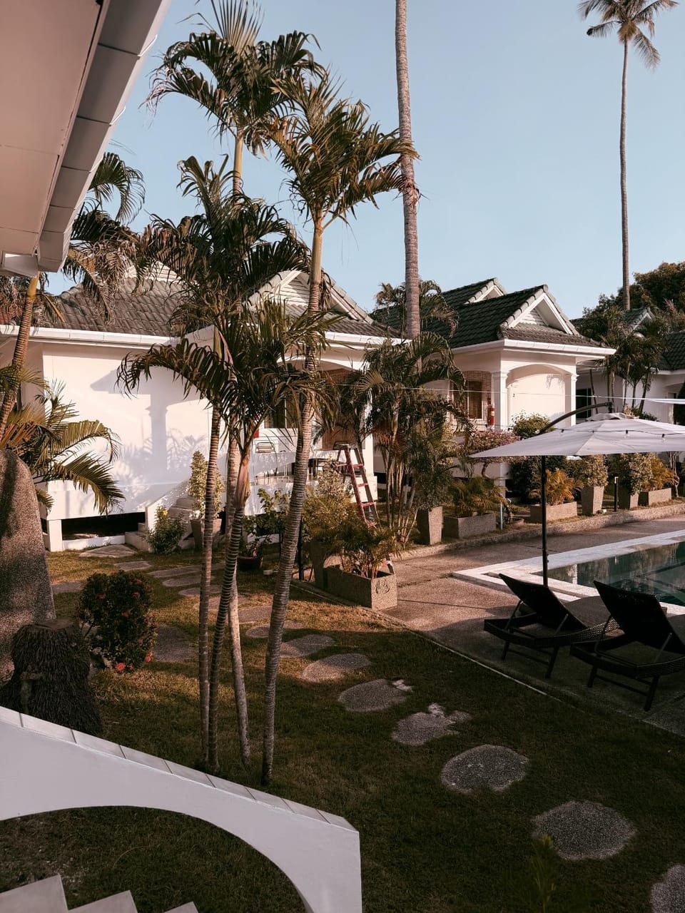 Property building, Day, Garden, Garden view