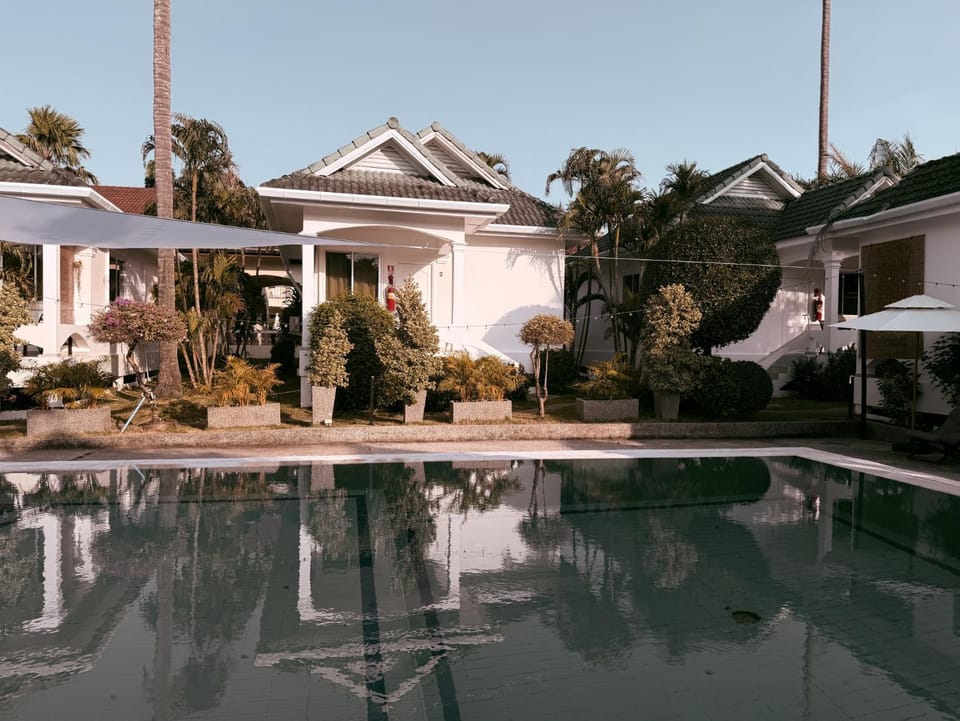 Property building, Day, Pool view, Swimming pool