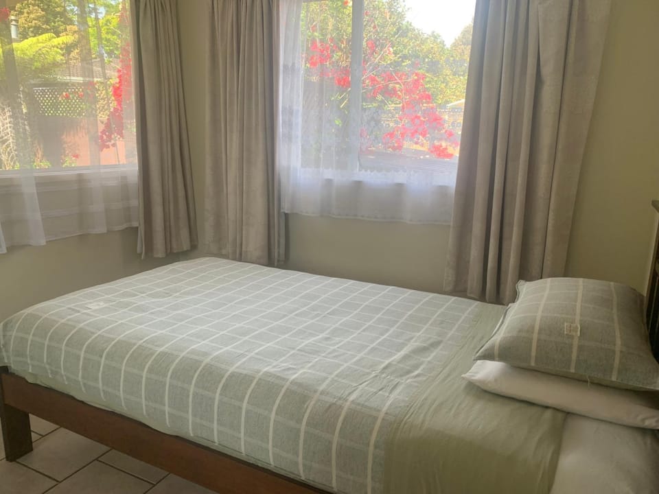 Single room Bed and Breakfast in Auckland