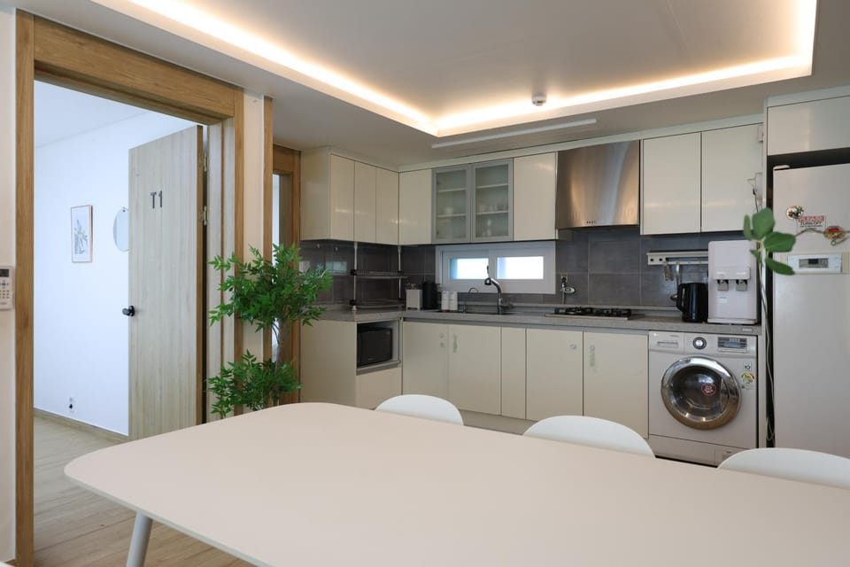 HONGDAE t HOUSE Villa in Seoul