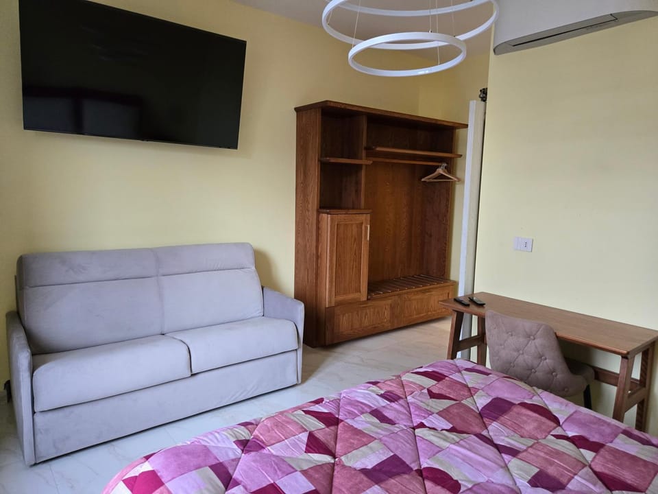 TV and multimedia, Bedroom, wardrobe