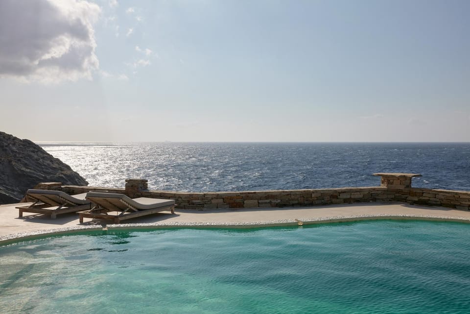 5 bedroom villa with pool, sunset views, direct access to the sea Villa in Kea-Kythnos