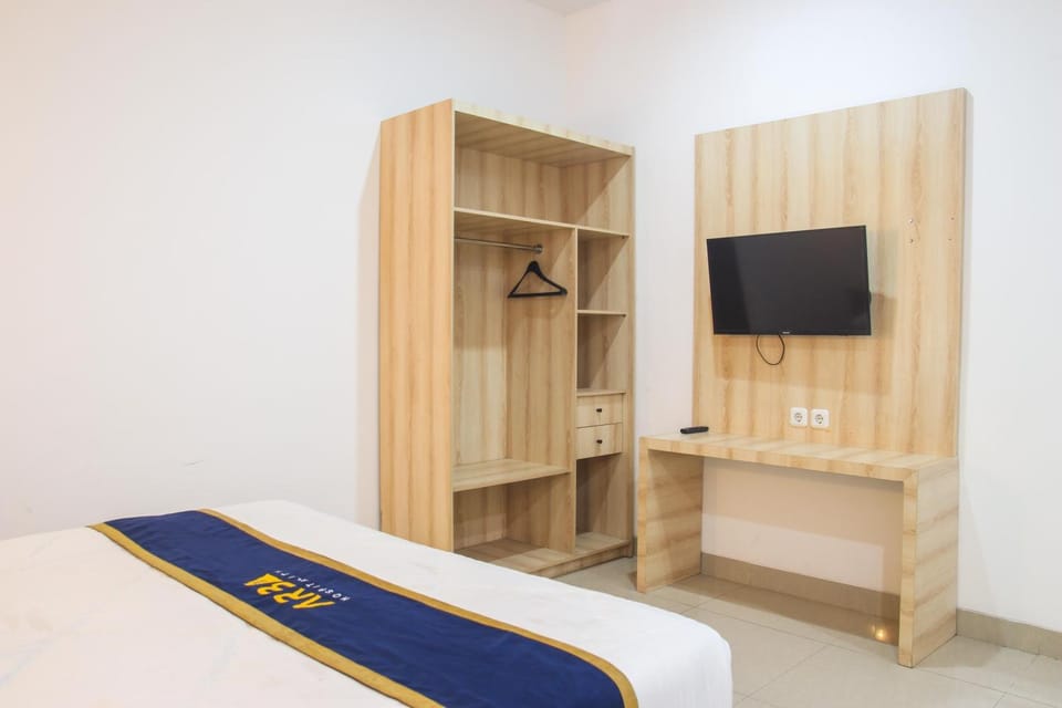 Bedroom, wardrobe