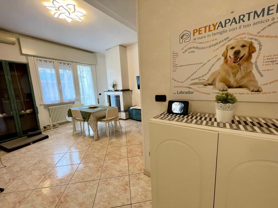 Facade/entrance, Pets