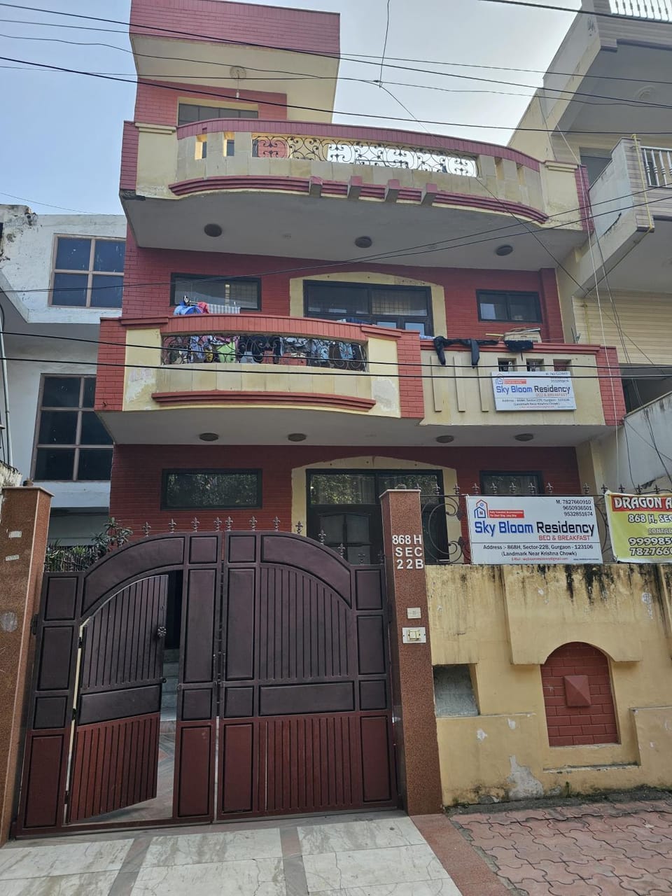 Property building, Facade/entrance