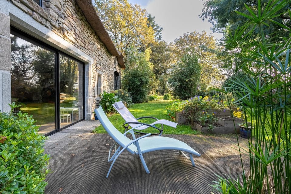 Patio, Day, Garden