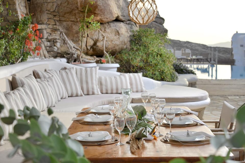Patio, Day, Balcony/Terrace, Seating area, Dining area, Sea view