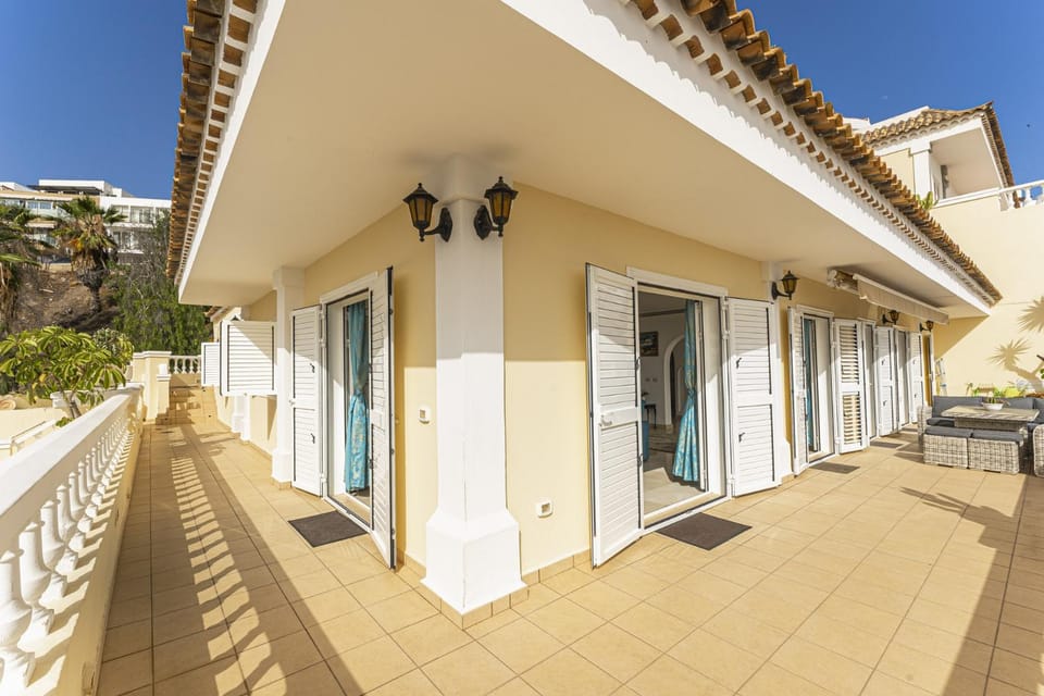 Property building, Balcony/Terrace