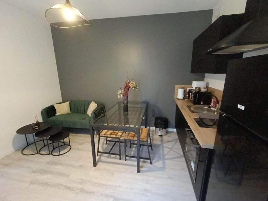 Kitchen or kitchenette, Living room, Dining area