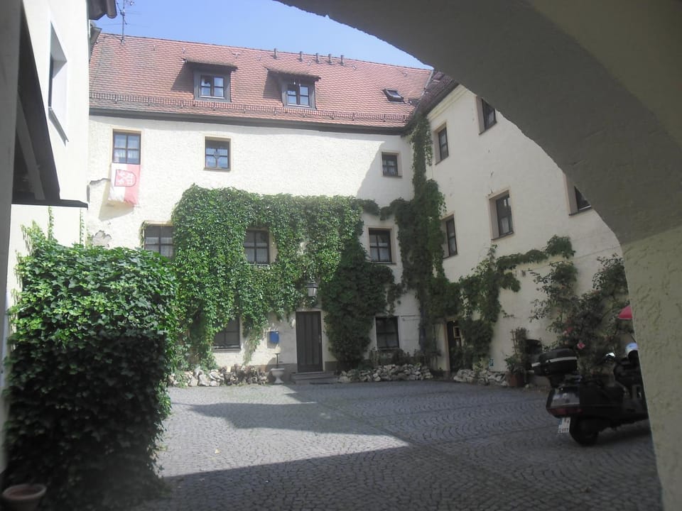 Patio, Facade/entrance, Neighbourhood