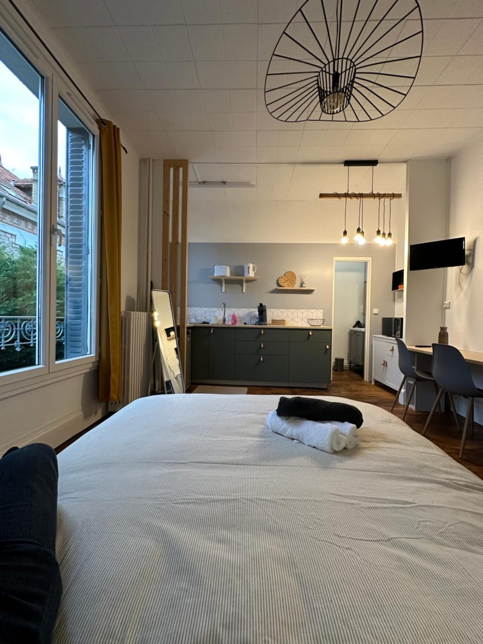Bed, Photo of the whole room