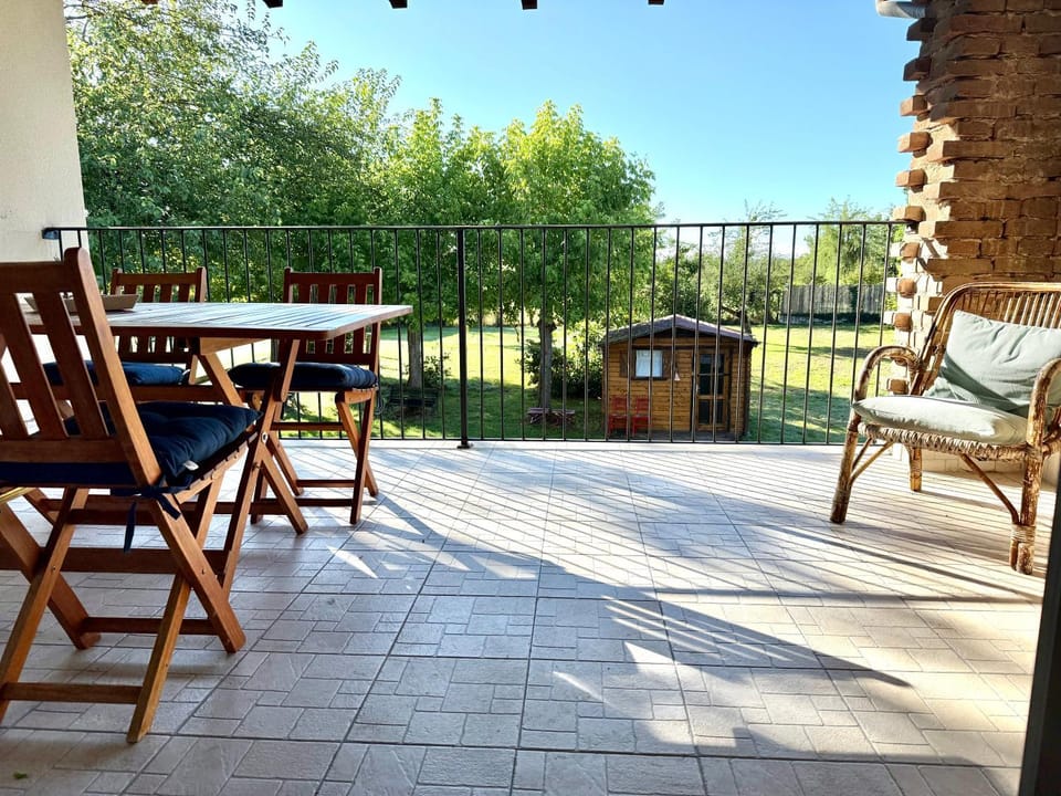 Garden, Balcony/Terrace