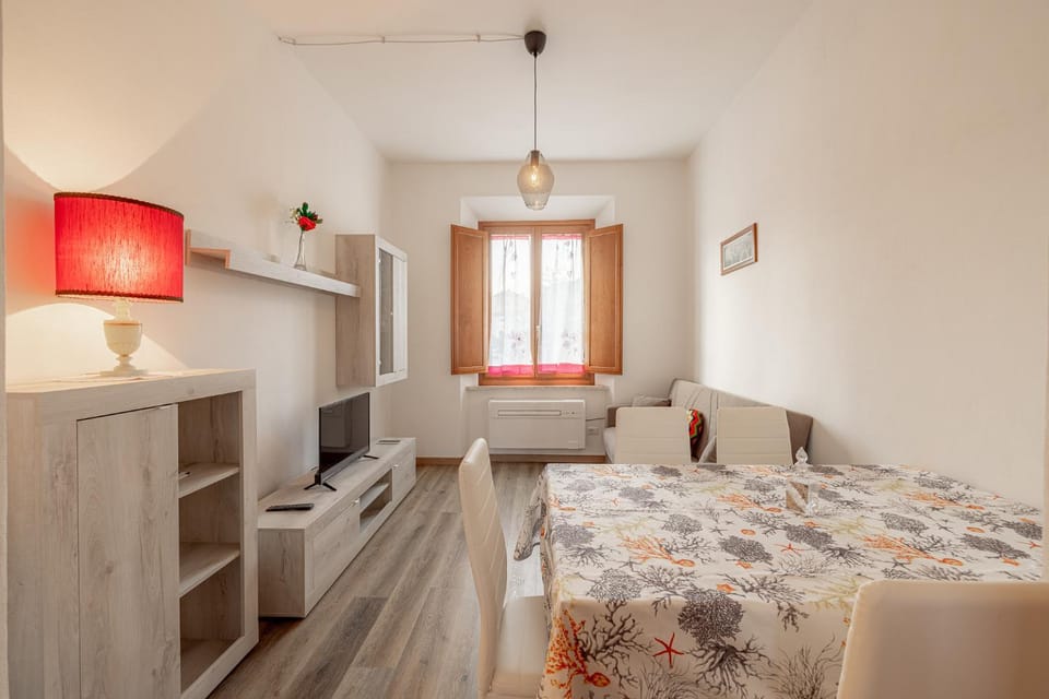 Bed, Living room