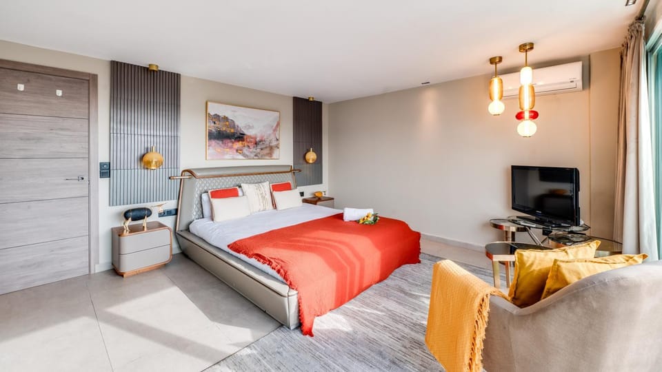 Photo of the whole room, Bedroom
