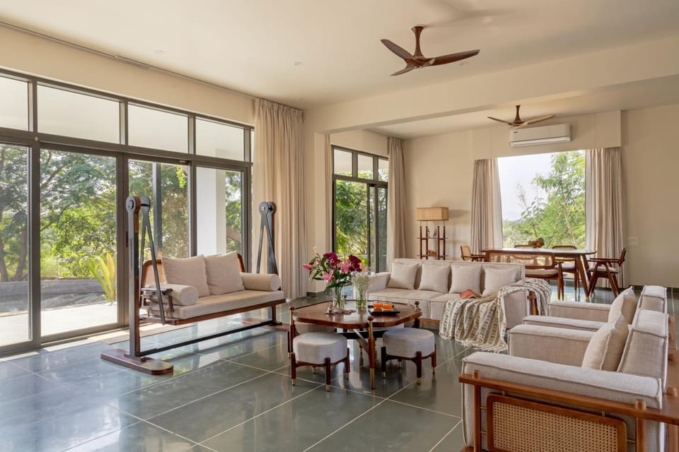 Patio, Living room, Seating area, Dining area, fireplace